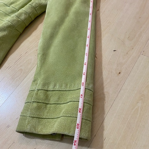 Light green 100% Leather/suede Long Sleeve Jacket. Size L. - Picture 14 of 15